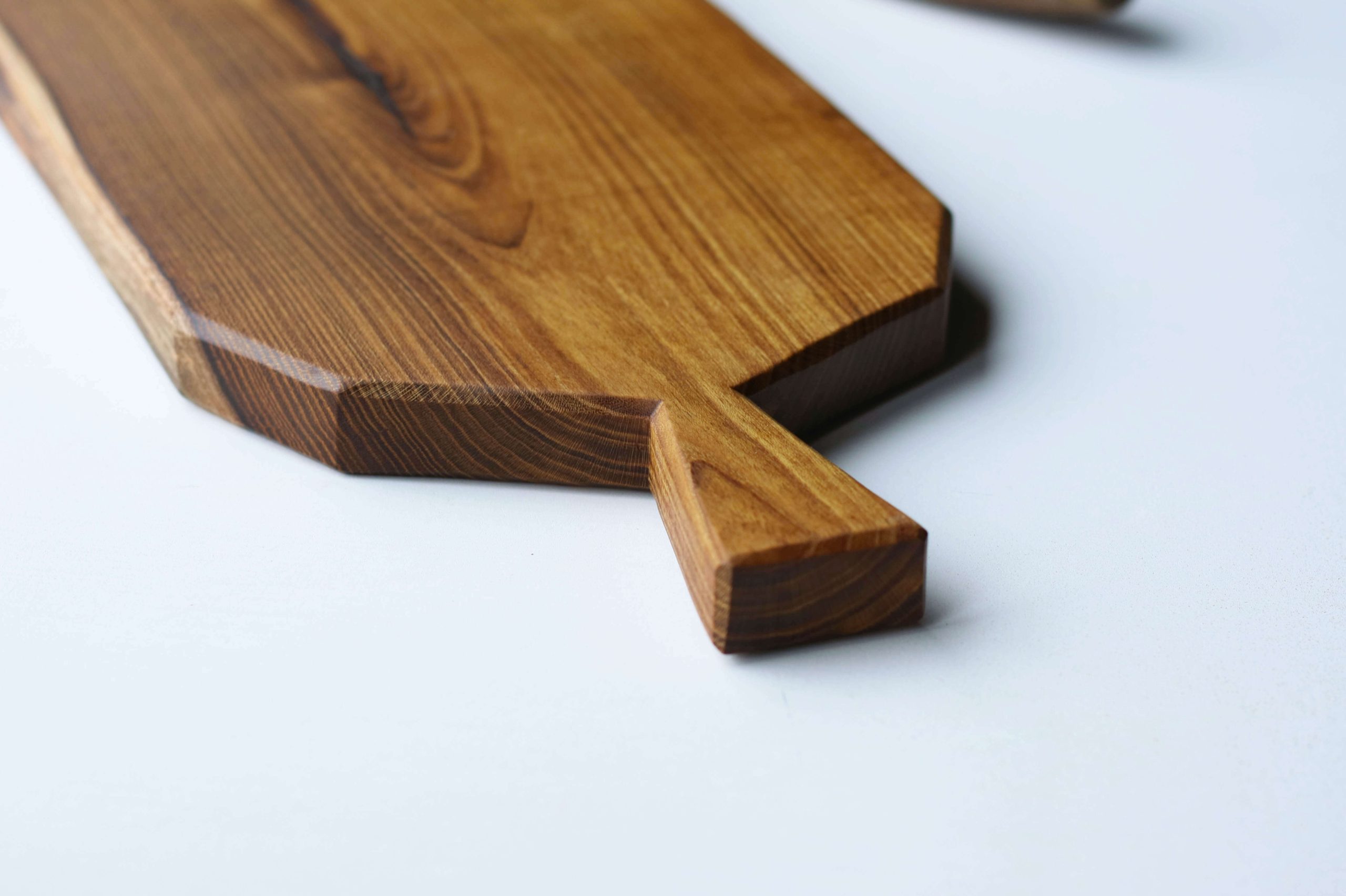 Laburnum board with American Oak strip - Image 2