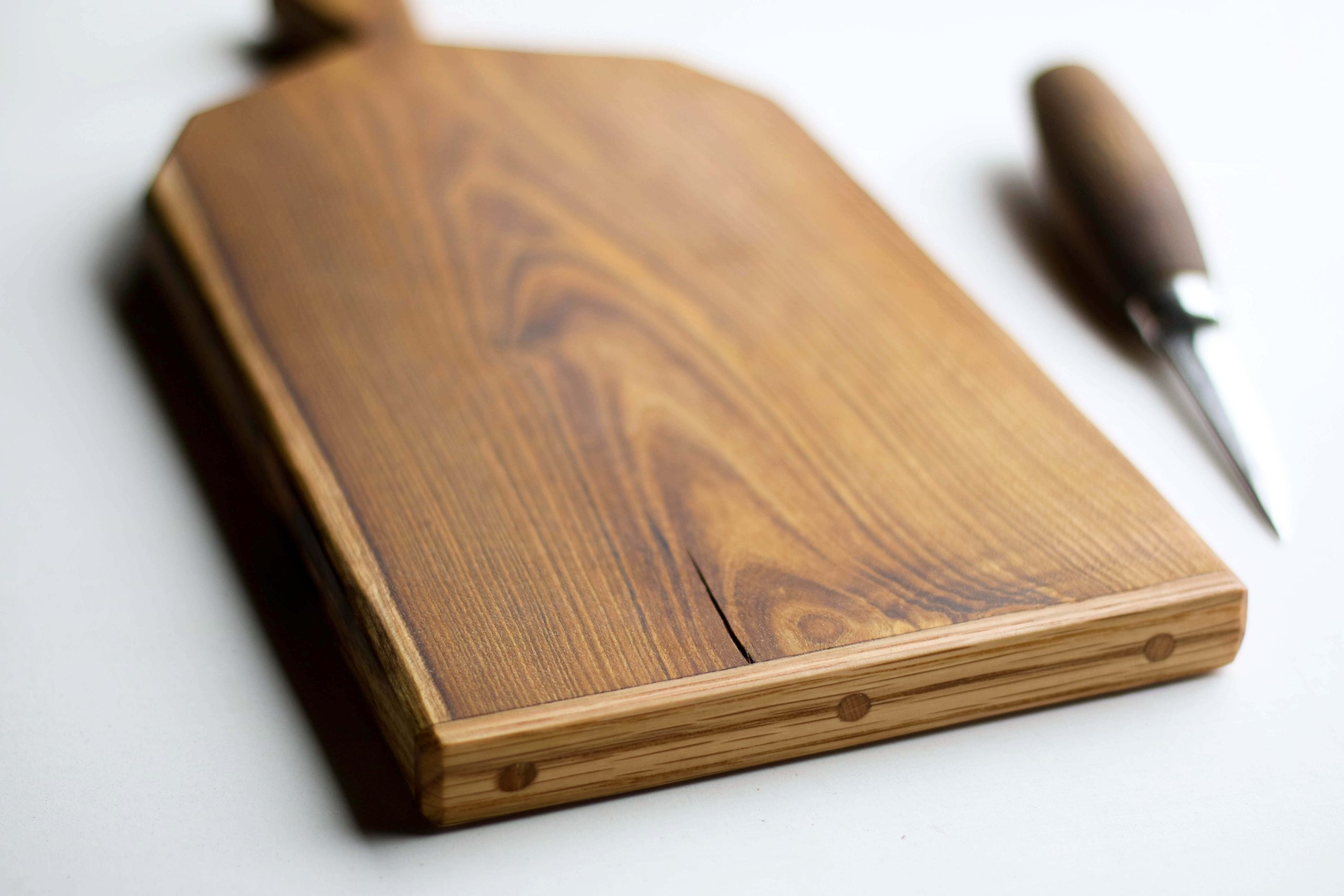 Laburnum board with American Oak strip - Image 3